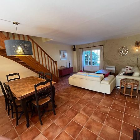 Gites Le Mathelin Lamothe-Montravel Exterior foto